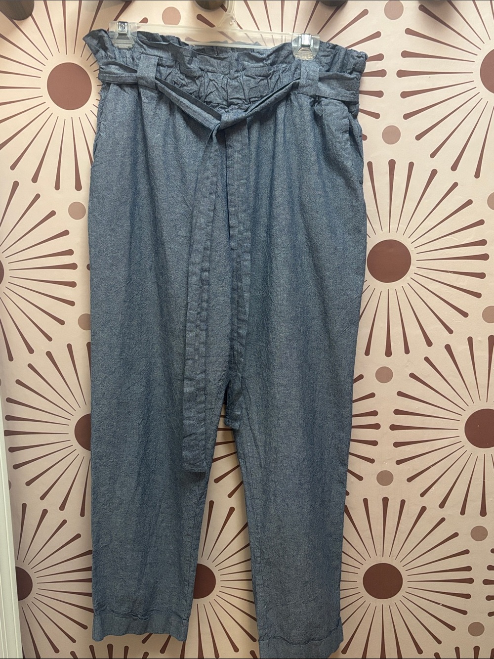 High-Rise Paperbag Waist Cropped Chambray Trousers with Tie - M